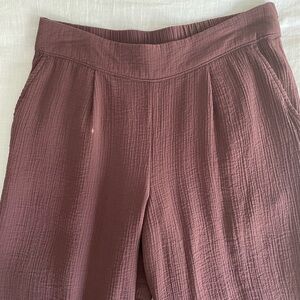 Textured brown pants